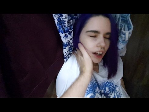 ❤️ Radau savo sesutę spintoje ir padėjau jai pasidaryti ️ Porno prie mūsų ❤